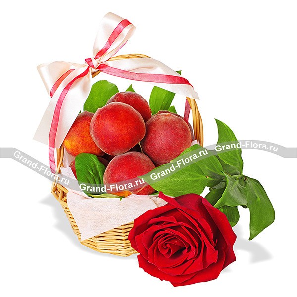 Наслаждение для любимых - корзина с розами и персиками